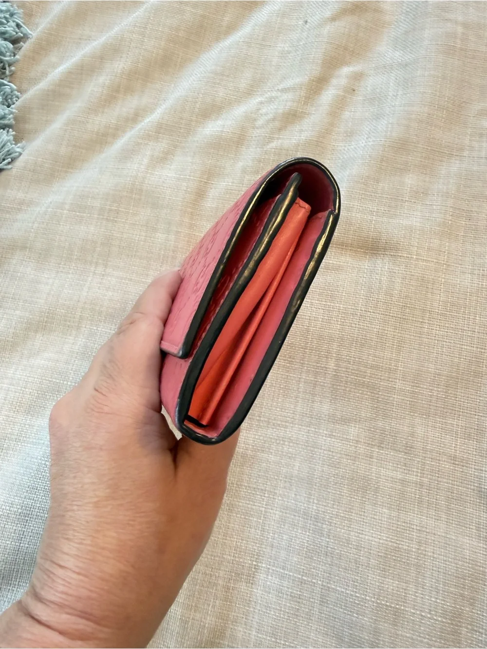 Gucci Pink Signature Embossed Leather Wallet - Picture 4 of 5